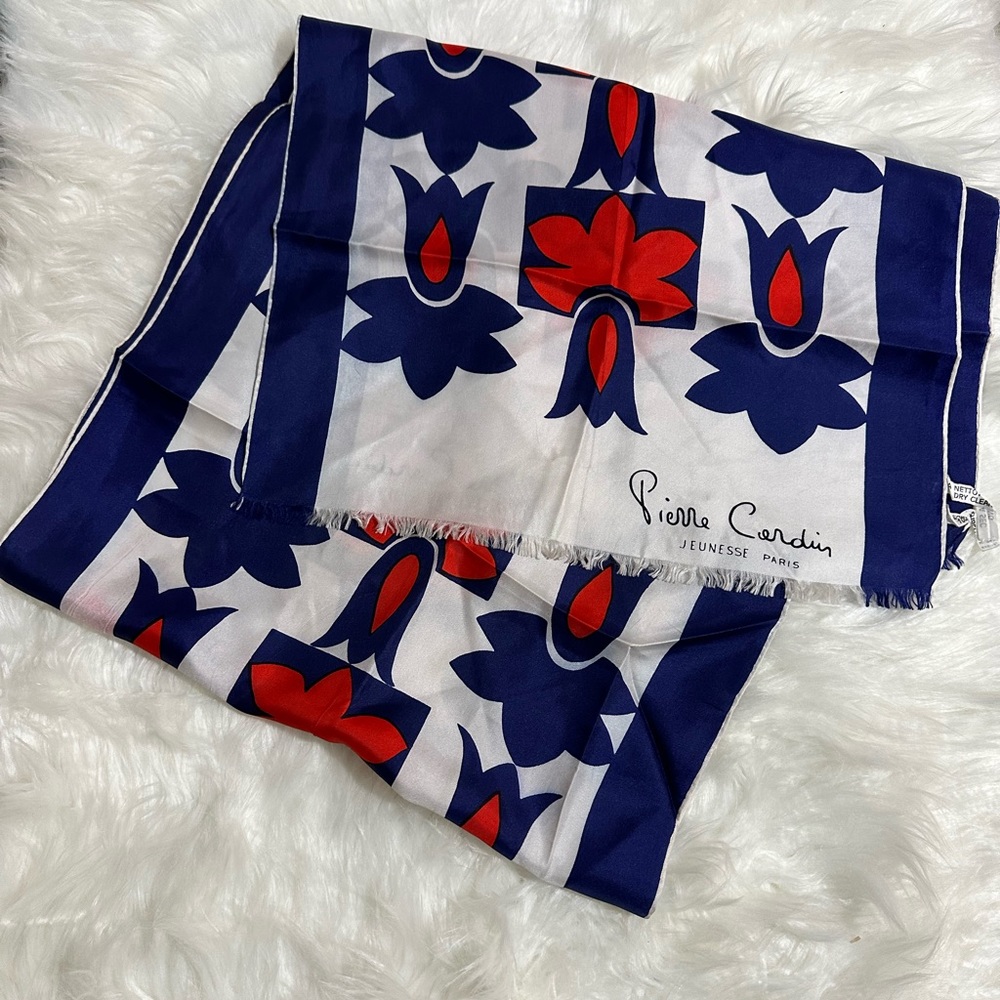 PIERRE CARDIN JEUNESSE PARIS White Scarf 100% Silk BLUE AND RED